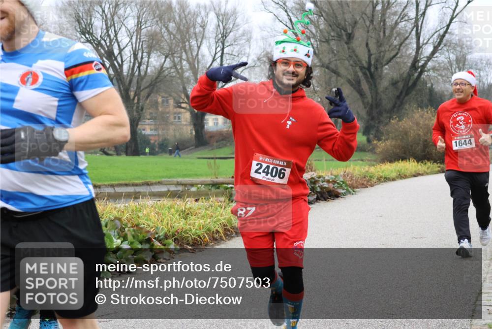 08.12.2024 - St. Pauli X-Mass-Run No. 14 Strokosch-Dieckow http://msf.ph/oto/7507503 08.12.2024 10:51:44 Laufen 14, 2406, 87, 100 meine-sportfotos.de