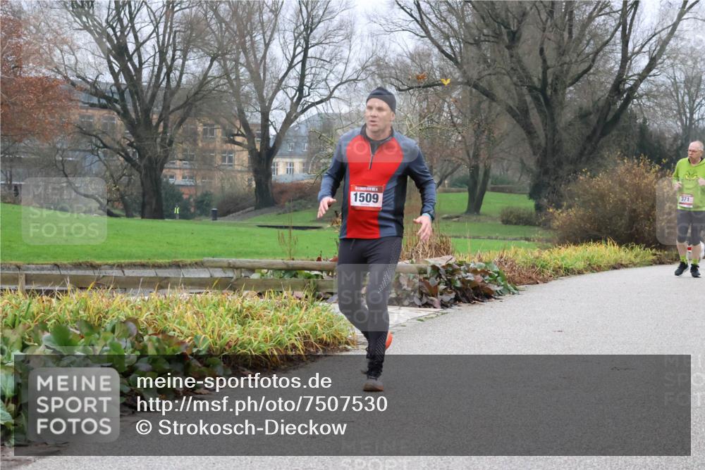 08.12.2024 - St. Pauli X-Mass-Run No. 14 Strokosch-Dieckow http://msf.ph/oto/7507530 08.12.2024 10:51:55 Laufen 1509, 371 meine-sportfotos.de