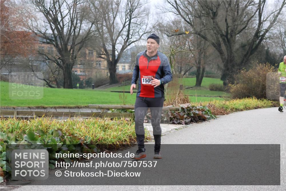 08.12.2024 - St. Pauli X-Mass-Run No. 14 Strokosch-Dieckow http://msf.ph/oto/7507537 08.12.2024 10:51:55 Laufen 150, 371 meine-sportfotos.de