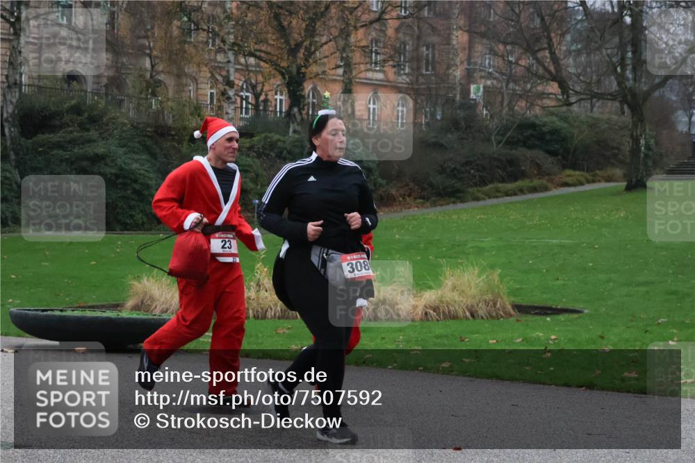 08.12.2024 - St. Pauli X-Mass-Run No. 14 Strokosch-Dieckow http://msf.ph/oto/7507592 08.12.2024 09:45:46 Laufen 23, 308 meine-sportfotos.de