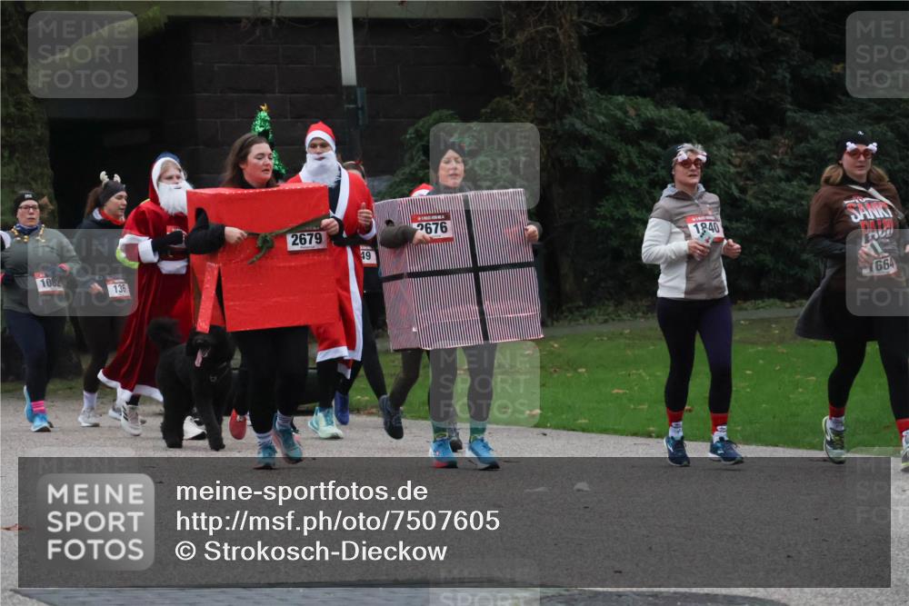 08.12.2024 - St. Pauli X-Mass-Run No. 14 Strokosch-Dieckow http://msf.ph/oto/7507605 08.12.2024 09:45:52 Laufen 1082, 136, 2679, 49, 2676, 1840, 664 meine-sportfotos.de