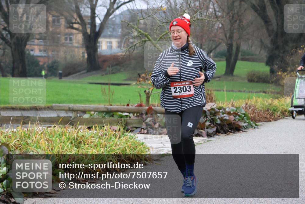 08.12.2024 - St. Pauli X-Mass-Run No. 14 Strokosch-Dieckow http://msf.ph/oto/7507657 08.12.2024 10:52:17 Laufen 14, 2303 meine-sportfotos.de