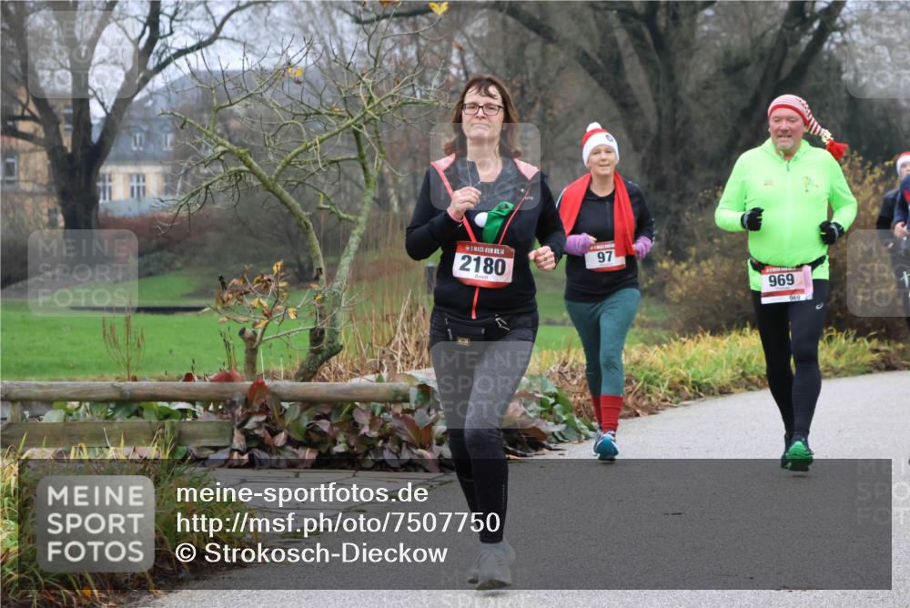 08.12.2024 - St. Pauli X-Mass-Run No. 14 Strokosch-Dieckow http://msf.ph/oto/7507750 08.12.2024 10:52:29 Laufen 14, 2180, 97, 969, 969 meine-sportfotos.de