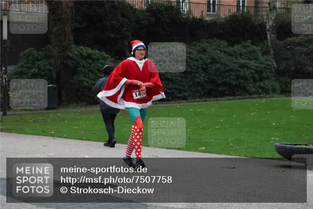 08.12.2024 - St. Pauli X-Mass-Run No. 14 Strokosch-Dieckow http://msf.ph/oto/7507758 08.12.2024 09:47:09 Laufen 14 meine-sportfotos.de