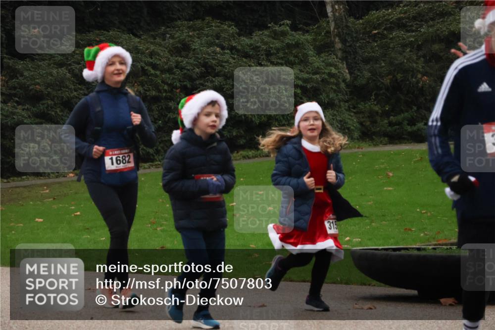 08.12.2024 - St. Pauli X-Mass-Run No. 14 Strokosch-Dieckow http://msf.ph/oto/7507803 08.12.2024 09:47:52 Laufen 1682, 315 meine-sportfotos.de