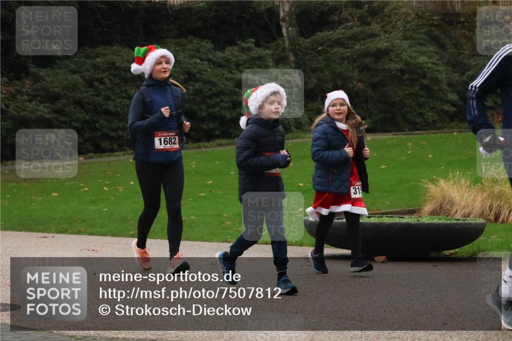 08.12.2024 - St. Pauli X-Mass-Run No. 14 Strokosch-Dieckow http://msf.ph/oto/7507812 08.12.2024 09:47:52 Laufen 1682, 315 meine-sportfotos.de