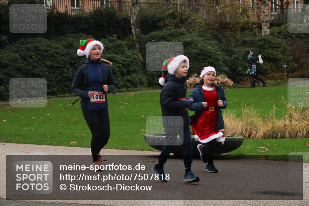 08.12.2024 - St. Pauli X-Mass-Run No. 14 Strokosch-Dieckow http://msf.ph/oto/7507818 08.12.2024 09:47:53 Laufen 1682 meine-sportfotos.de
