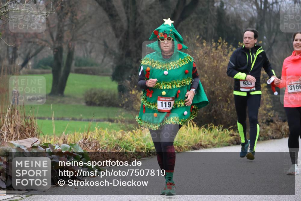 08.12.2024 - St. Pauli X-Mass-Run No. 14 Strokosch-Dieckow http://msf.ph/oto/7507819 08.12.2024 10:52:43 Laufen 4, 119, 933, 3166 meine-sportfotos.de