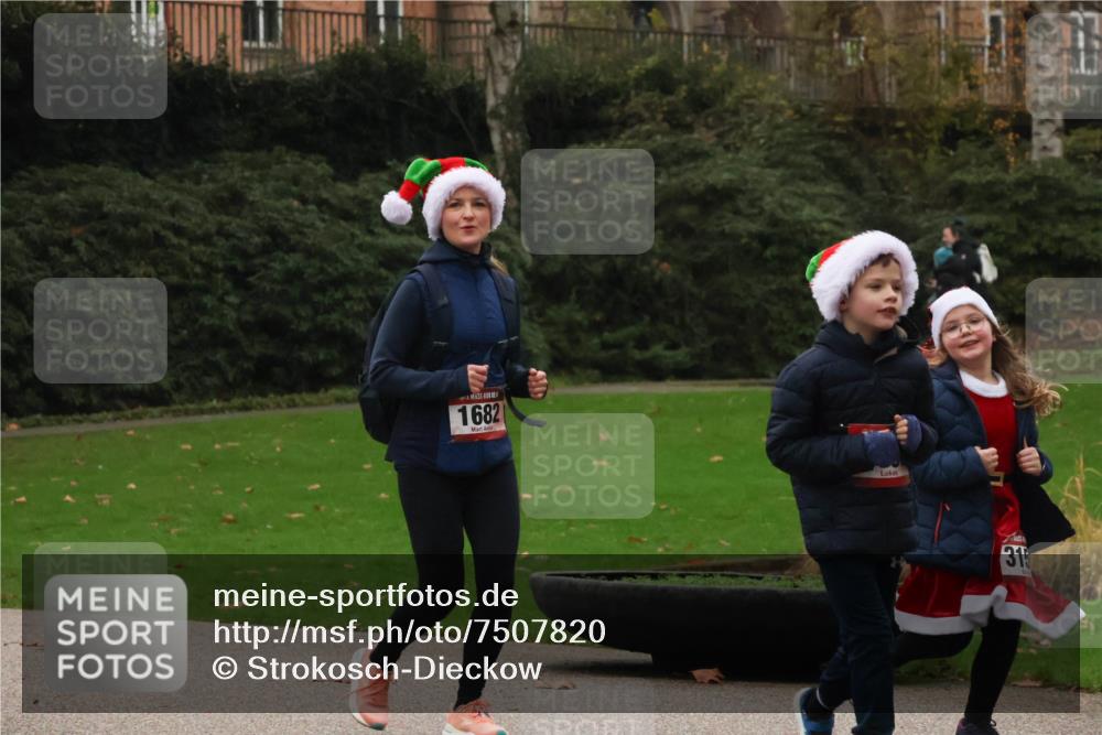 08.12.2024 - St. Pauli X-Mass-Run No. 14 Strokosch-Dieckow http://msf.ph/oto/7507820 08.12.2024 09:47:53 Laufen 1682, 315 meine-sportfotos.de
