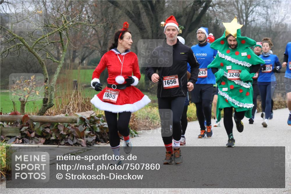 08.12.2024 - St. Pauli X-Mass-Run No. 14 Strokosch-Dieckow http://msf.ph/oto/7507860 08.12.2024 10:53:00 Laufen 1655, 14, 1656, 243, 239, 3240 meine-sportfotos.de