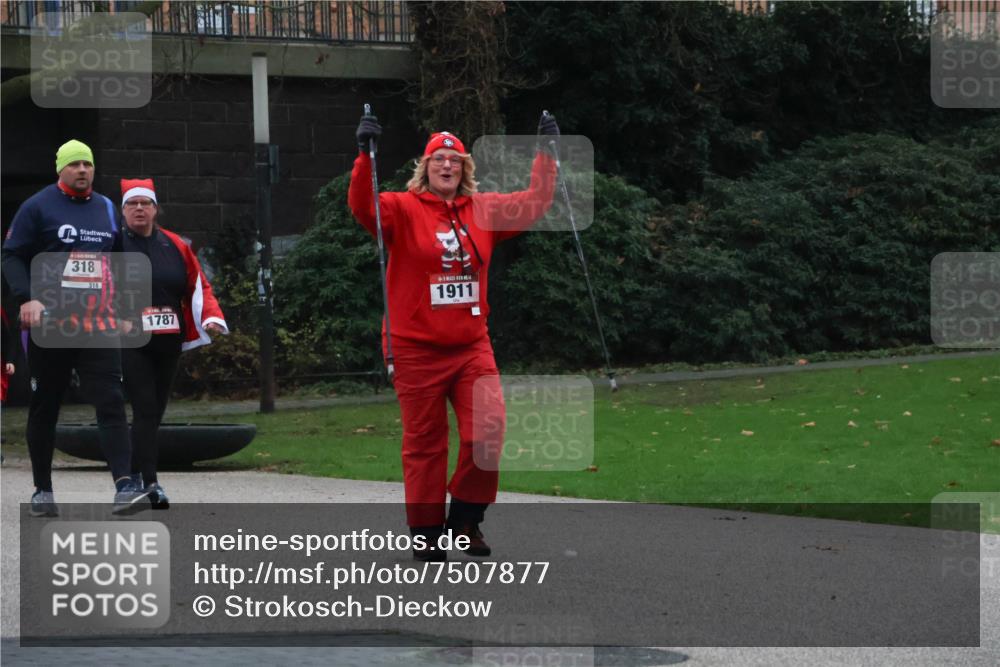 08.12.2024 - St. Pauli X-Mass-Run No. 14 Strokosch-Dieckow http://msf.ph/oto/7507877 08.12.2024 09:48:20 Laufen 318, 318, 1787, 1911 meine-sportfotos.de