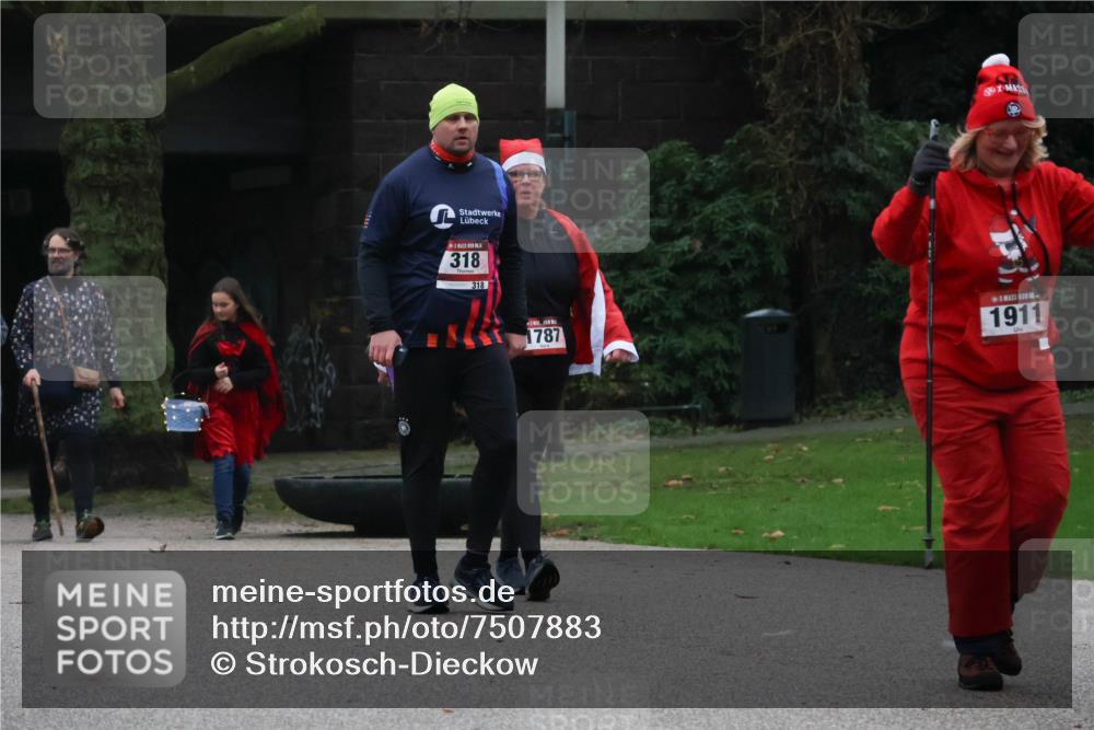 08.12.2024 - St. Pauli X-Mass-Run No. 14 Strokosch-Dieckow http://msf.ph/oto/7507883 08.12.2024 09:48:21 Laufen 318, 318, 1787, 1911 meine-sportfotos.de