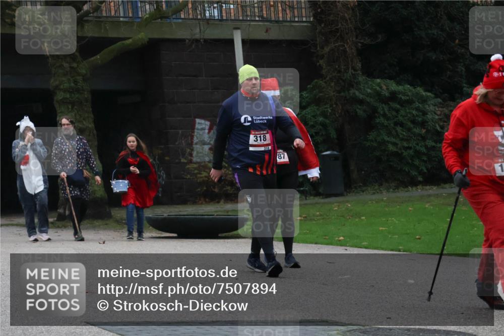 08.12.2024 - St. Pauli X-Mass-Run No. 14 Strokosch-Dieckow http://msf.ph/oto/7507894 08.12.2024 09:48:21 Laufen 318, 318, 87, 1 meine-sportfotos.de