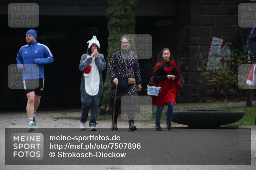 08.12.2024 - St. Pauli X-Mass-Run No. 14 Strokosch-Dieckow http://msf.ph/oto/7507896 08.12.2024 09:48:22 Laufen  meine-sportfotos.de