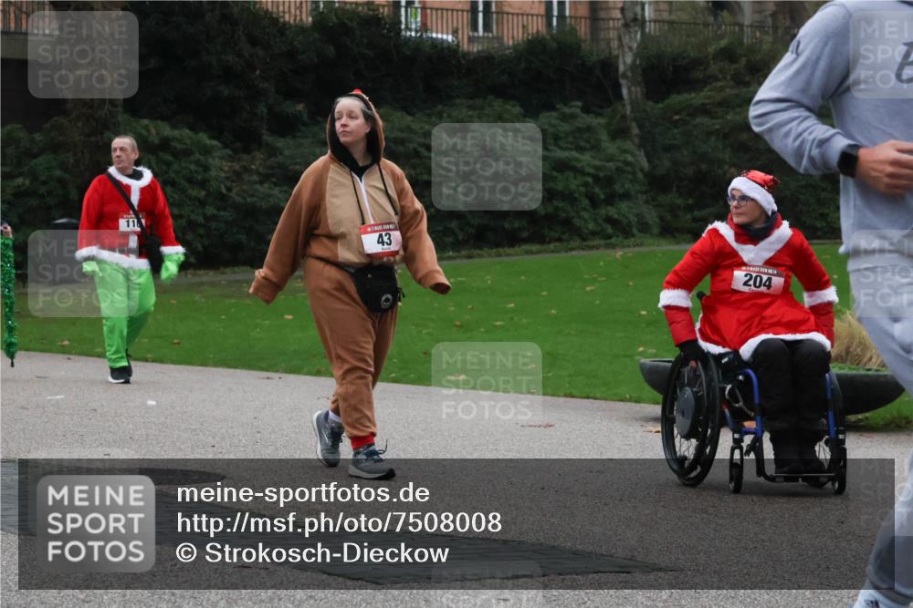 08.12.2024 - St. Pauli X-Mass-Run No. 14 Strokosch-Dieckow http://msf.ph/oto/7508008 08.12.2024 09:52:23 Laufen 11, 43, 204 meine-sportfotos.de