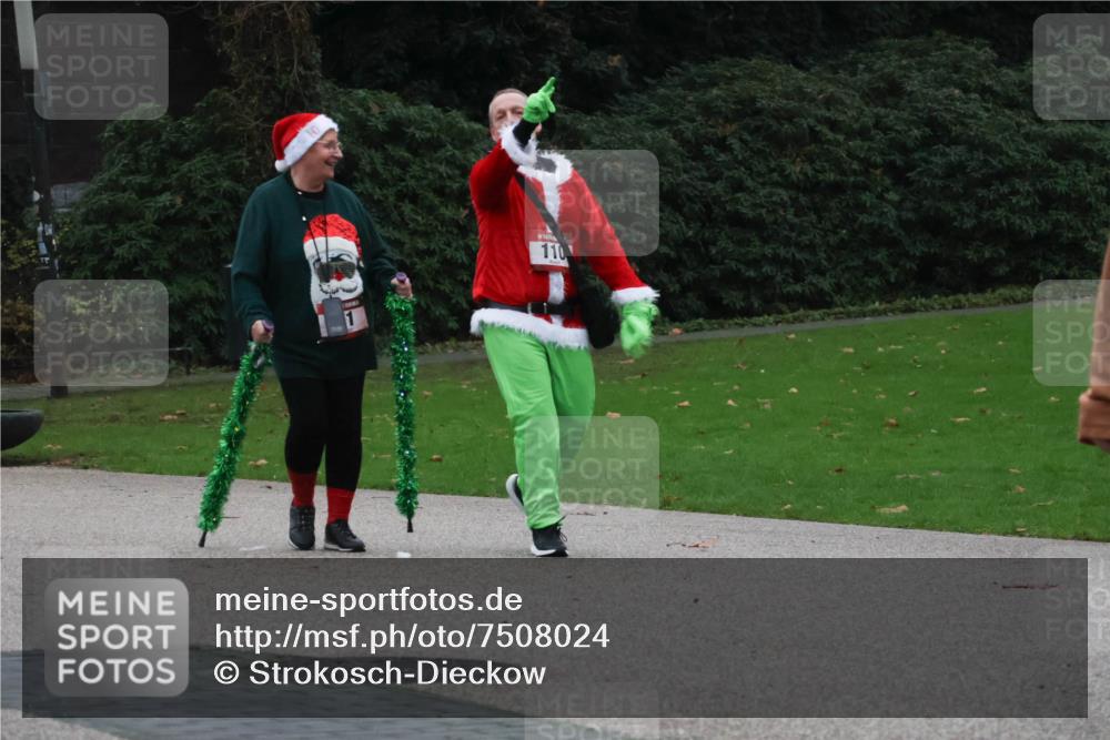 08.12.2024 - St. Pauli X-Mass-Run No. 14 Strokosch-Dieckow http://msf.ph/oto/7508024 08.12.2024 09:52:25 Laufen 110 meine-sportfotos.de