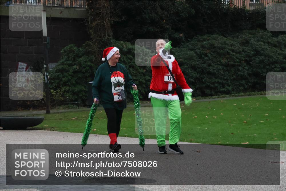 08.12.2024 - St. Pauli X-Mass-Run No. 14 Strokosch-Dieckow http://msf.ph/oto/7508026 08.12.2024 09:52:25 Laufen 110 meine-sportfotos.de