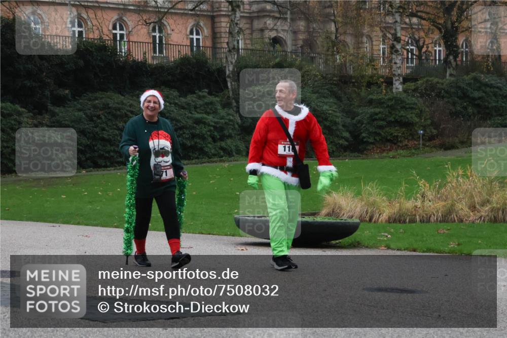 08.12.2024 - St. Pauli X-Mass-Run No. 14 Strokosch-Dieckow http://msf.ph/oto/7508032 08.12.2024 09:52:29 Laufen 11 meine-sportfotos.de