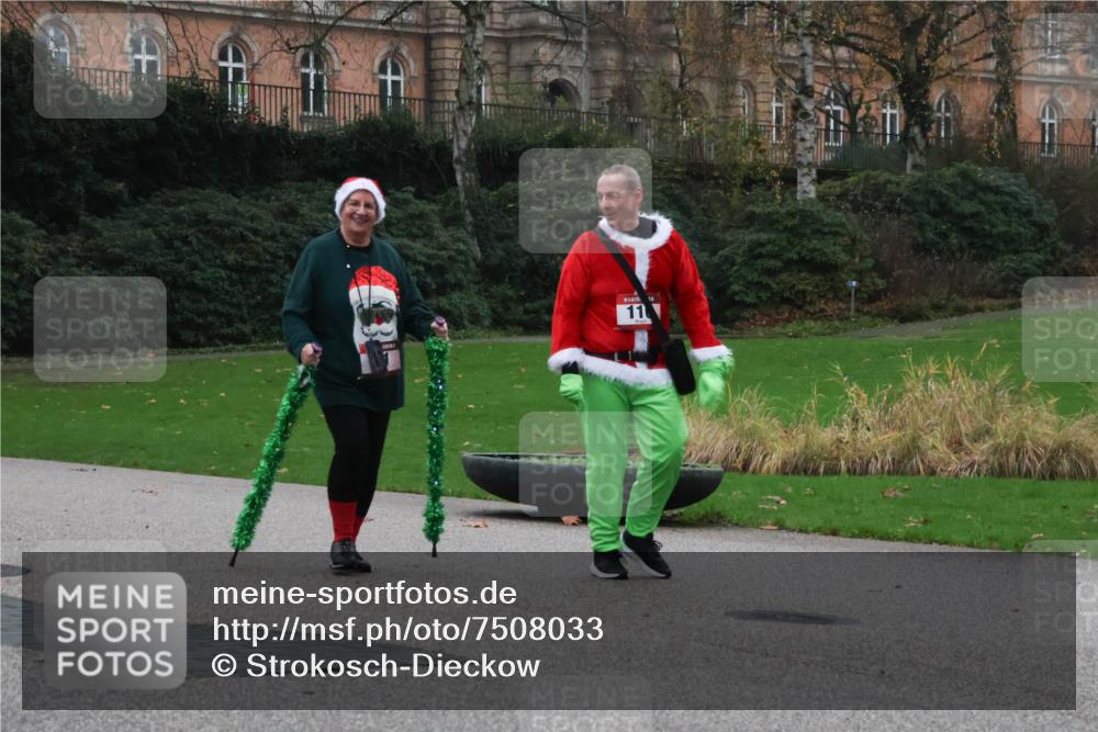 08.12.2024 - St. Pauli X-Mass-Run No. 14 Strokosch-Dieckow http://msf.ph/oto/7508033 08.12.2024 09:52:30 Laufen 11 meine-sportfotos.de