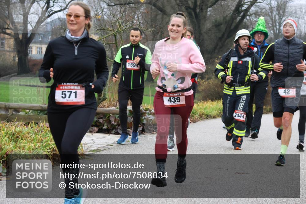 08.12.2024 - St. Pauli X-Mass-Run No. 14 Strokosch-Dieckow http://msf.ph/oto/7508034 08.12.2024 10:53:31 Laufen 1, 571, 1594, 14, 439, 2444, 42, 42 meine-sportfotos.de