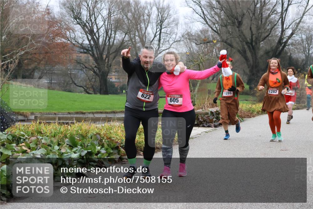 08.12.2024 - St. Pauli X-Mass-Run No. 14 Strokosch-Dieckow http://msf.ph/oto/7508155 08.12.2024 10:54:19 Laufen 622, 1, 14, 605, 1289, 1282 meine-sportfotos.de