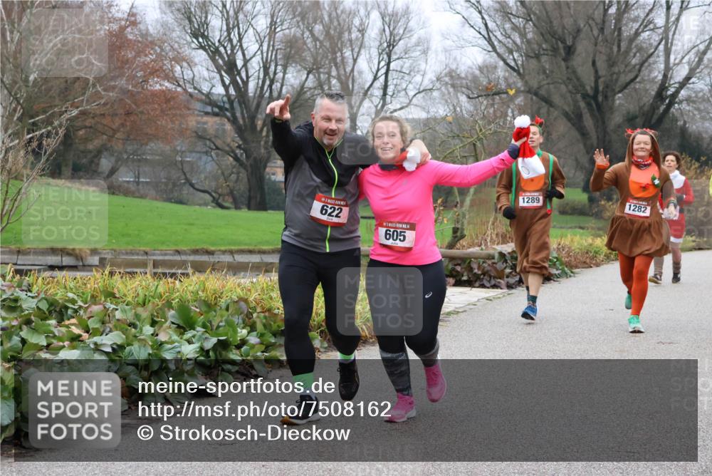 08.12.2024 - St. Pauli X-Mass-Run No. 14 Strokosch-Dieckow http://msf.ph/oto/7508162 08.12.2024 10:54:19 Laufen 622, 1, 14, 605, 1289, 1282 meine-sportfotos.de