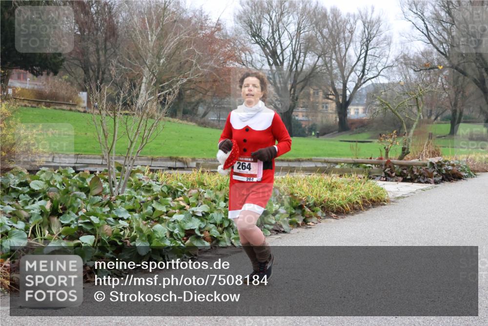 08.12.2024 - St. Pauli X-Mass-Run No. 14 Strokosch-Dieckow http://msf.ph/oto/7508184 08.12.2024 10:54:24 Laufen 14, 264, 264 meine-sportfotos.de