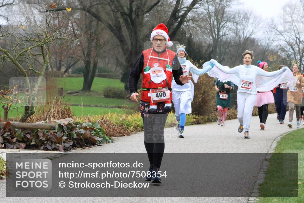 08.12.2024 - St. Pauli X-Mass-Run No. 14 Strokosch-Dieckow http://msf.ph/oto/7508354 08.12.2024 10:55:09 Laufen 490 meine-sportfotos.de