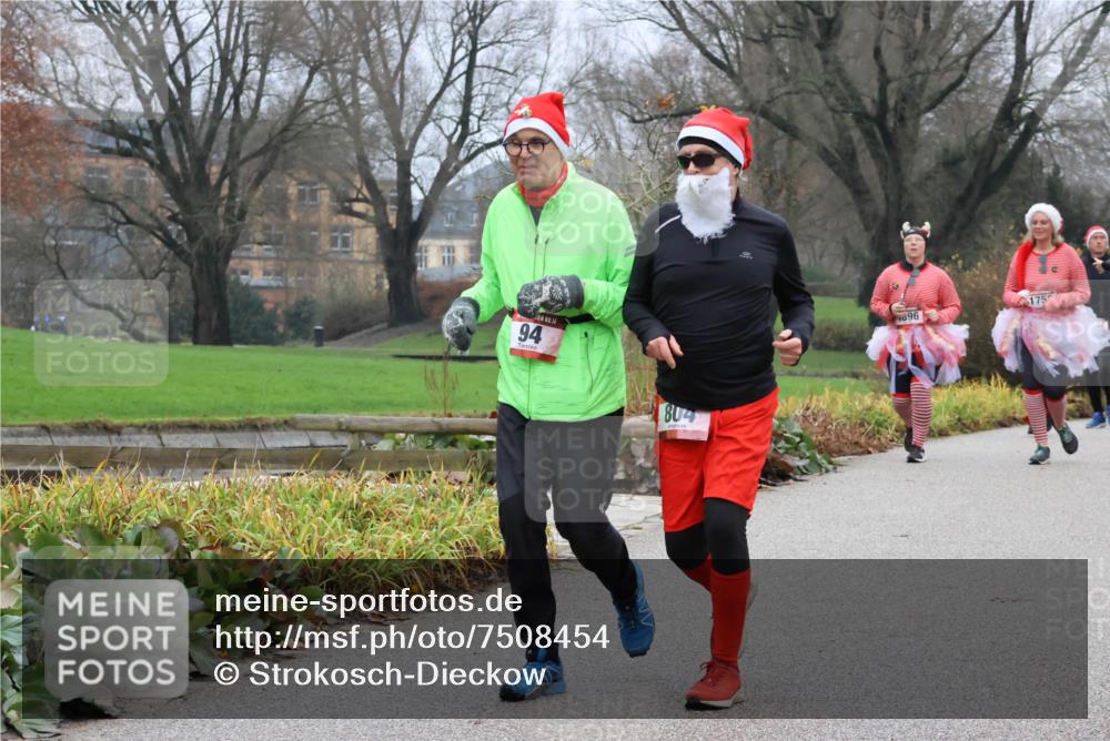 08.12.2024 - St. Pauli X-Mass-Run No. 14 Strokosch-Dieckow http://msf.ph/oto/7508454 08.12.2024 10:55:52 Laufen 14, 94, 804, 896, 175 meine-sportfotos.de