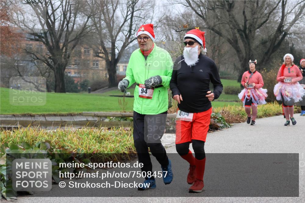 08.12.2024 - St. Pauli X-Mass-Run No. 14 Strokosch-Dieckow http://msf.ph/oto/7508457 08.12.2024 10:55:53 Laufen 94, 804, 896, 1759 meine-sportfotos.de
