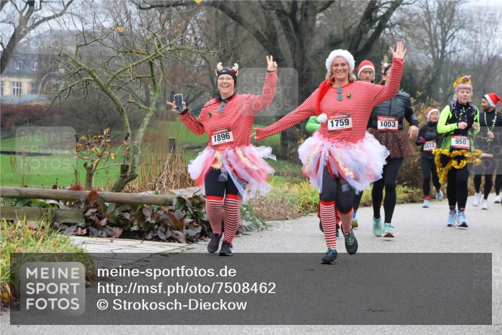 08.12.2024 - St. Pauli X-Mass-Run No. 14 Strokosch-Dieckow http://msf.ph/oto/7508462 08.12.2024 10:55:55 Laufen 1896, 1759, 1053, 950, 3412 meine-sportfotos.de