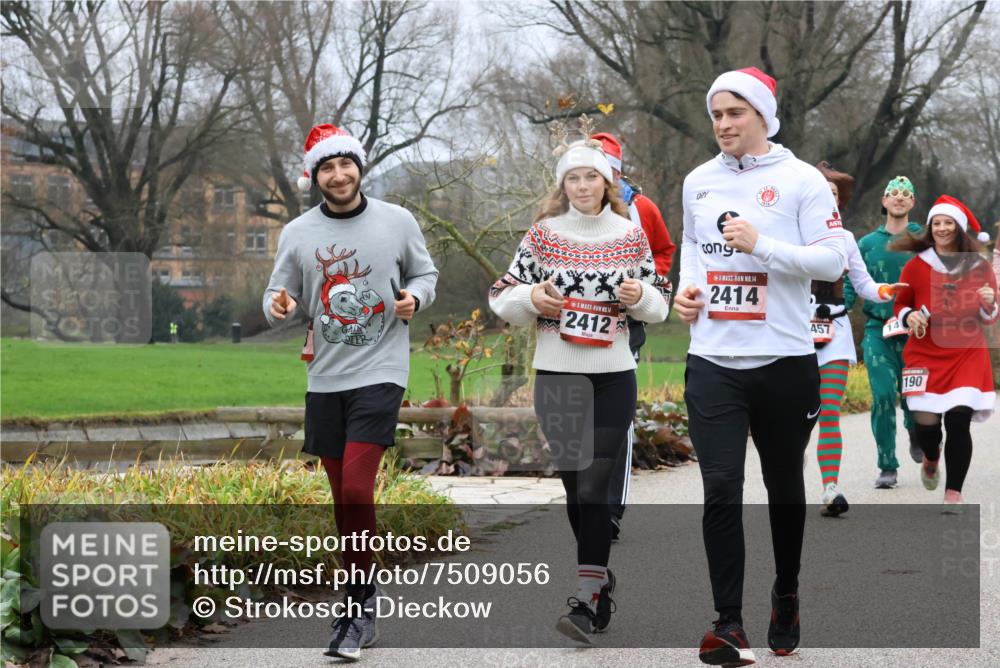 08.12.2024 - St. Pauli X-Mass-Run No. 14 Strokosch-Dieckow http://msf.ph/oto/7509056 08.12.2024 10:59:39 Laufen 14, 2412, 14, 2414, 457, 190 meine-sportfotos.de