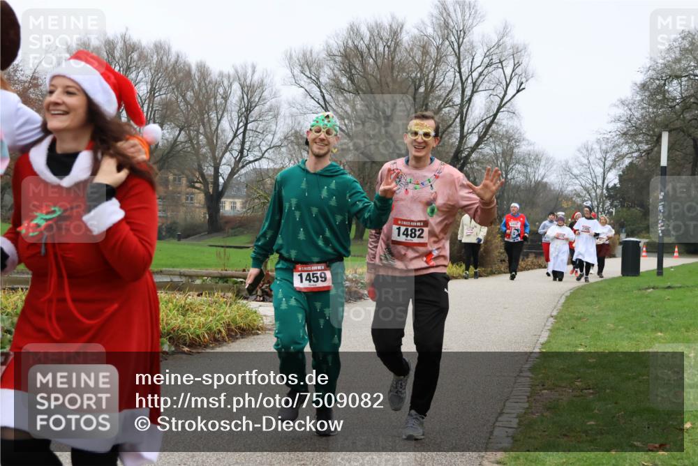 08.12.2024 - St. Pauli X-Mass-Run No. 14 Strokosch-Dieckow http://msf.ph/oto/7509082 08.12.2024 10:59:44 Laufen 14, 1459, 1482 meine-sportfotos.de