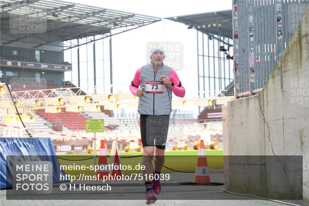 08.12.2024 - St. Pauli X-Mass-Run No. 14 H.Heesch http://msf.ph/oto/7516039 08.12.2024 10:52:18 Ziel 820, 73 meine-sportfotos.de