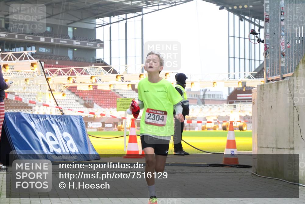 08.12.2024 - St. Pauli X-Mass-Run No. 14 H.Heesch http://msf.ph/oto/7516129 08.12.2024 10:52:44 Ziel 559, 1133, 1756, 1785, 559, 2304 meine-sportfotos.de