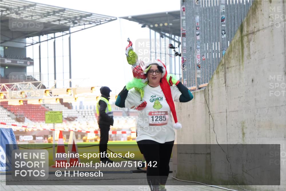 08.12.2024 - St. Pauli X-Mass-Run No. 14 H.Heesch http://msf.ph/oto/7516142 08.12.2024 10:53:06 Ziel 1285 meine-sportfotos.de