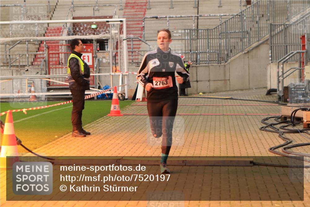 08.12.2024 - St. Pauli X-Mass-Run No. 14 Kathrin Stürmer Photography http://msf.ph/oto/7520197 08.12.2024 09:51:50 Ziel 918, 2763 meine-sportfotos.de