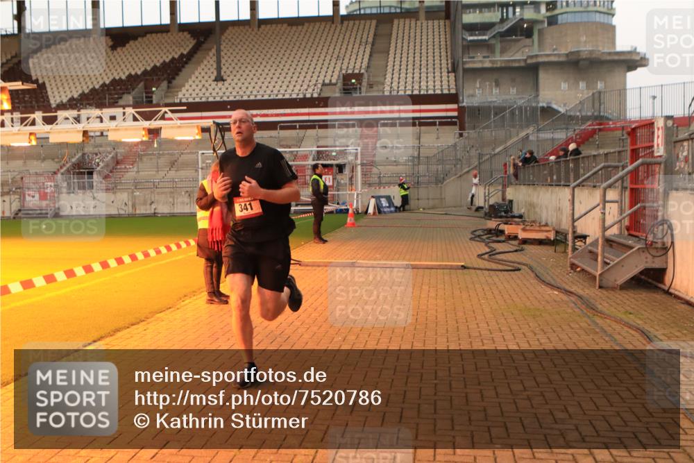 08.12.2024 - St. Pauli X-Mass-Run No. 14 Kathrin Stürmer Photography http://msf.ph/oto/7520786 08.12.2024 09:54:54 Ziel 341, 2588, 2891 meine-sportfotos.de