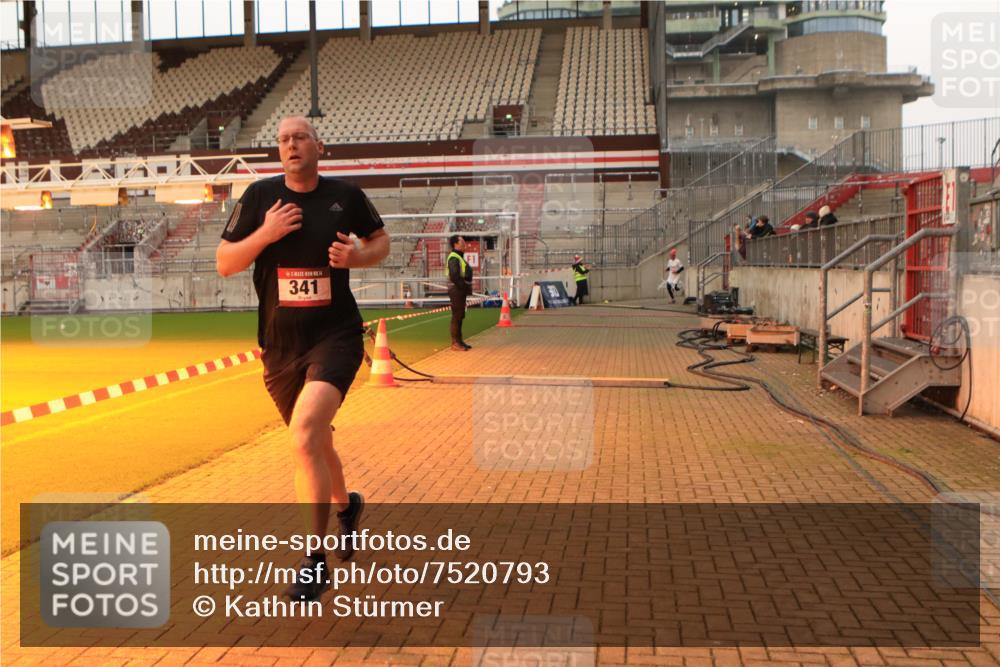 08.12.2024 - St. Pauli X-Mass-Run No. 14 Kathrin Stürmer Photography http://msf.ph/oto/7520793 08.12.2024 09:54:54 Ziel 341, 2588, 2891 meine-sportfotos.de
