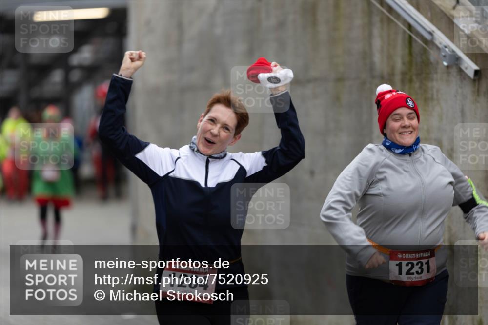 08.12.2024 - St. Pauli X-Mass-Run No. 14 Michael Strokosch http://msf.ph/oto/7520925 08.12.2024 10:42:12 Laufen 14, 1204, 14, 1231 meine-sportfotos.de