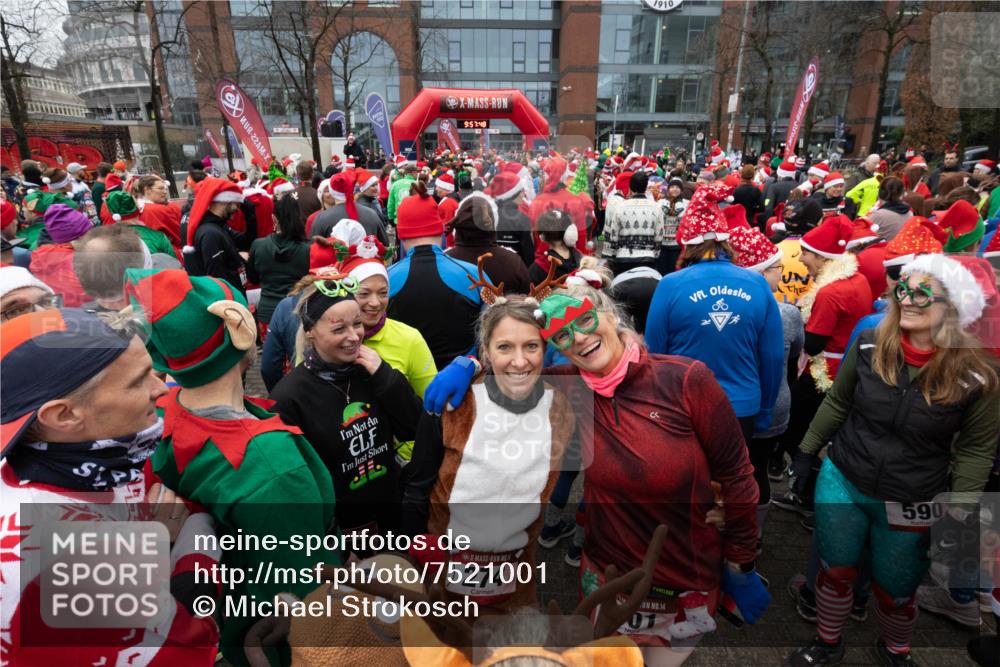 08.12.2024 - St. Pauli X-Mass-Run No. 14 Michael Strokosch http://msf.ph/oto/7521001 08.12.2024 09:57:44 Laufen 22, 9, 57, 48, 1910, 14, 274, 14, 590 meine-sportfotos.de