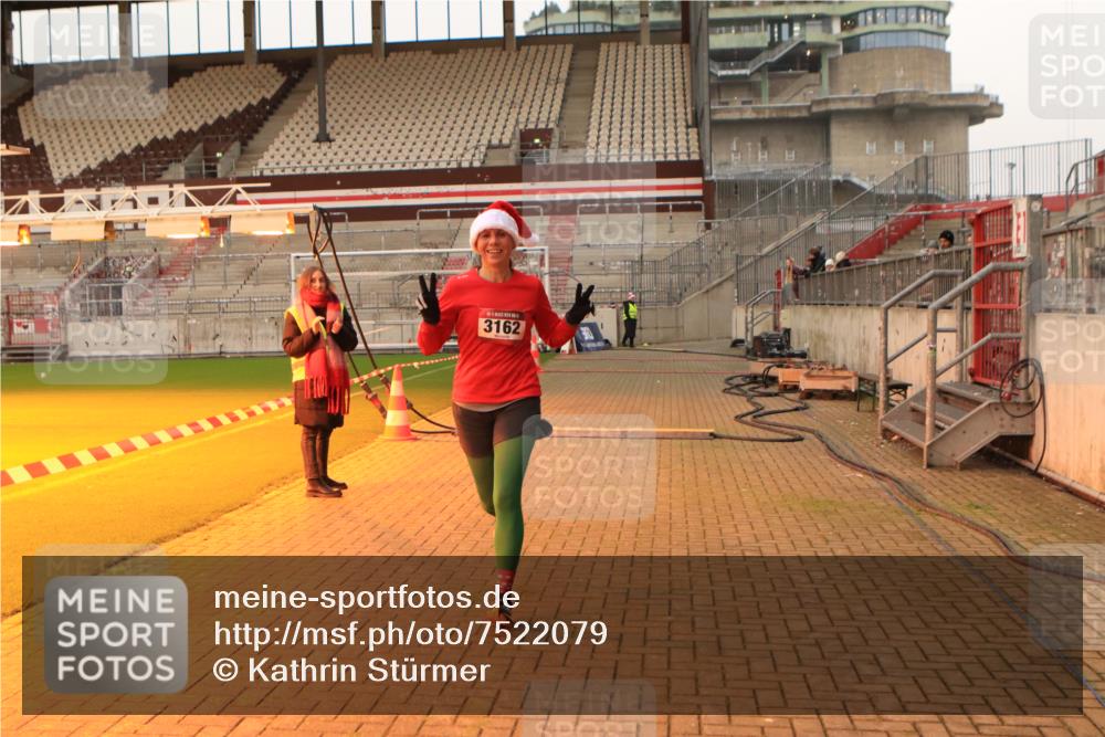 08.12.2024 - St. Pauli X-Mass-Run No. 14 Kathrin Stürmer Photography http://msf.ph/oto/7522079 08.12.2024 09:57:06 Ziel 755, 763, 904, 1291, 1982, 2267, 3022, 3162 meine-sportfotos.de