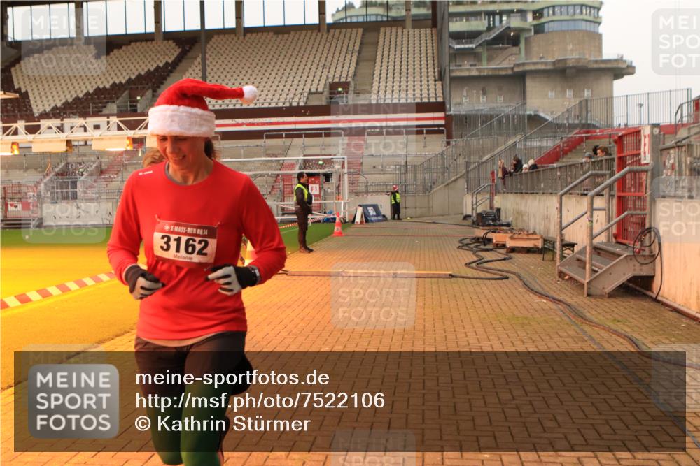 08.12.2024 - St. Pauli X-Mass-Run No. 14 Kathrin Stürmer Photography http://msf.ph/oto/7522106 08.12.2024 09:57:06 Ziel 755, 763, 904, 1291, 1982, 2267, 3022, 3162 meine-sportfotos.de