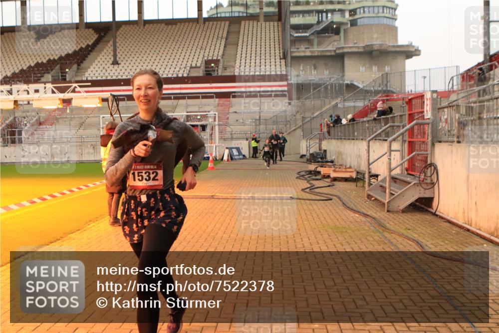 08.12.2024 - St. Pauli X-Mass-Run No. 14 Kathrin Stürmer Photography http://msf.ph/oto/7522378 08.12.2024 09:57:48 Ziel 510, 1532, 1789, 3092, 3171 meine-sportfotos.de