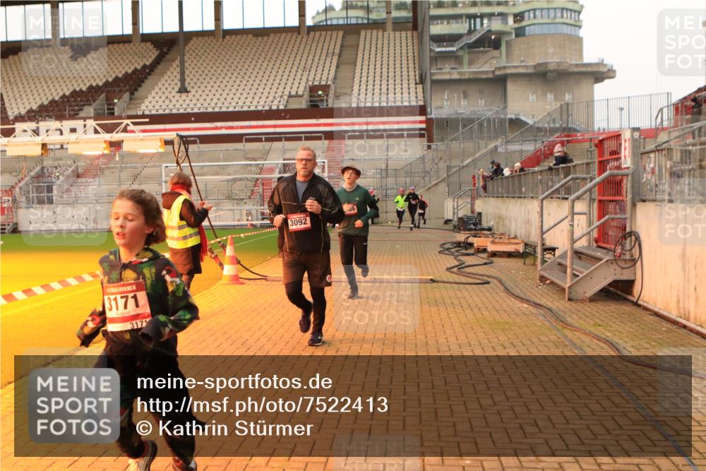 08.12.2024 - St. Pauli X-Mass-Run No. 14 Kathrin Stürmer Photography http://msf.ph/oto/7522413 08.12.2024 09:57:54 Ziel 510, 1532, 1789, 2934, 2943, 2944, 3092, 3171 meine-sportfotos.de