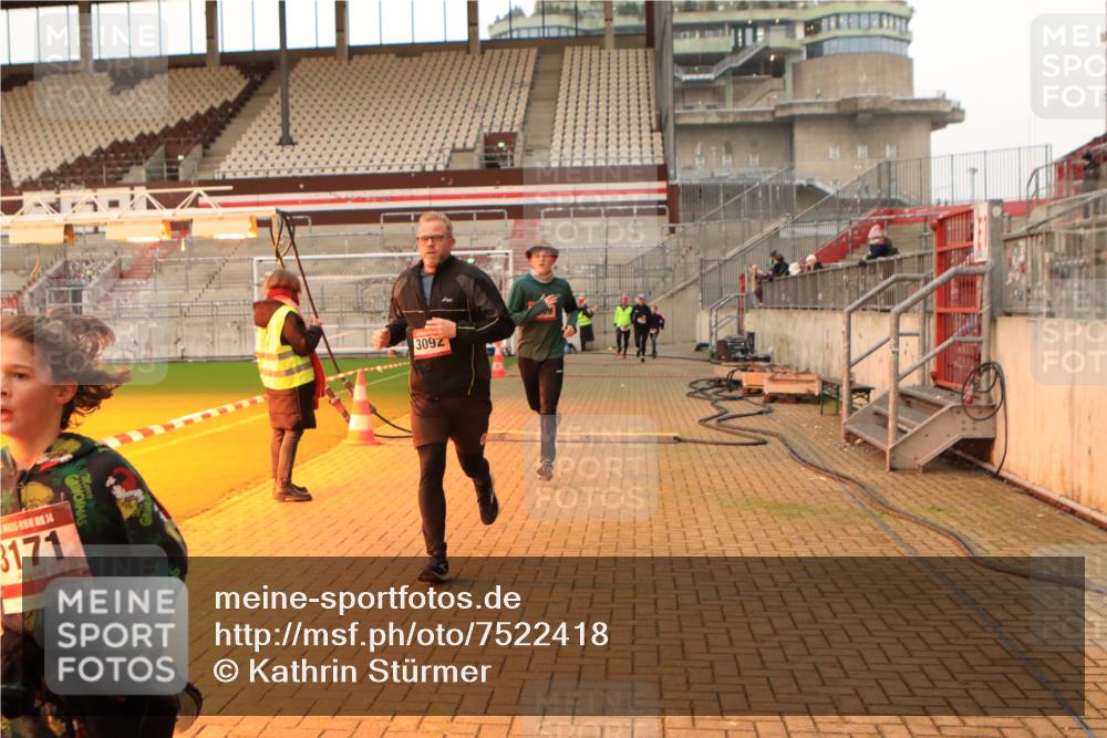 08.12.2024 - St. Pauli X-Mass-Run No. 14 Kathrin Stürmer Photography http://msf.ph/oto/7522418 08.12.2024 09:57:55 Ziel 510, 1532, 1789, 2934, 2943, 2944, 3092, 3171 meine-sportfotos.de