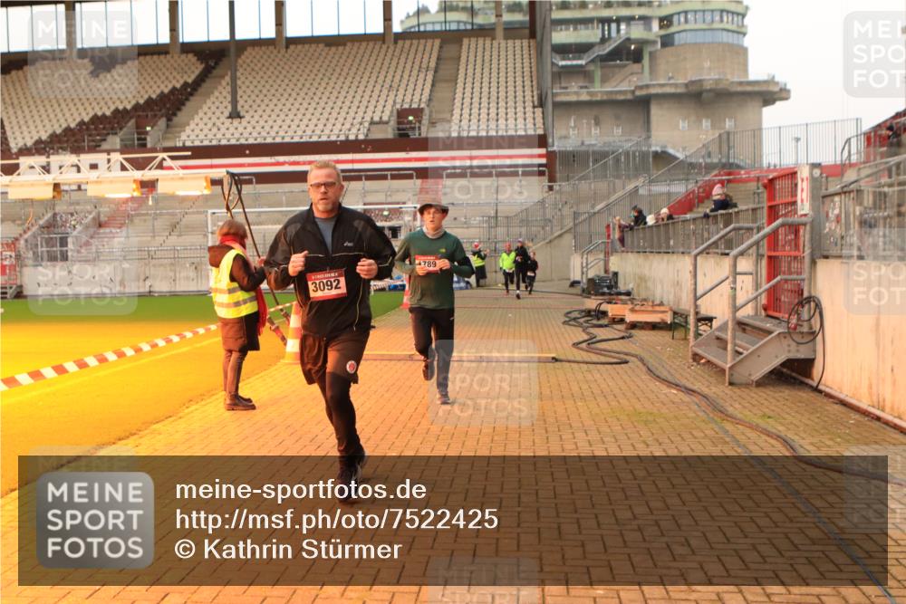 08.12.2024 - St. Pauli X-Mass-Run No. 14 Kathrin Stürmer Photography http://msf.ph/oto/7522425 08.12.2024 09:57:55 Ziel 510, 1532, 1789, 2934, 2943, 2944, 3092, 3171 meine-sportfotos.de