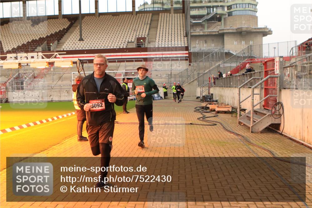 08.12.2024 - St. Pauli X-Mass-Run No. 14 Kathrin Stürmer Photography http://msf.ph/oto/7522430 08.12.2024 09:57:55 Ziel 510, 1532, 1789, 2934, 2943, 2944, 3092, 3171 meine-sportfotos.de