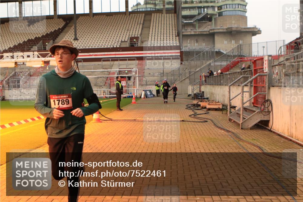 08.12.2024 - St. Pauli X-Mass-Run No. 14 Kathrin Stürmer Photography http://msf.ph/oto/7522461 08.12.2024 09:57:56 Ziel 510, 1532, 1789, 2934, 2943, 2944, 3092, 3171 meine-sportfotos.de