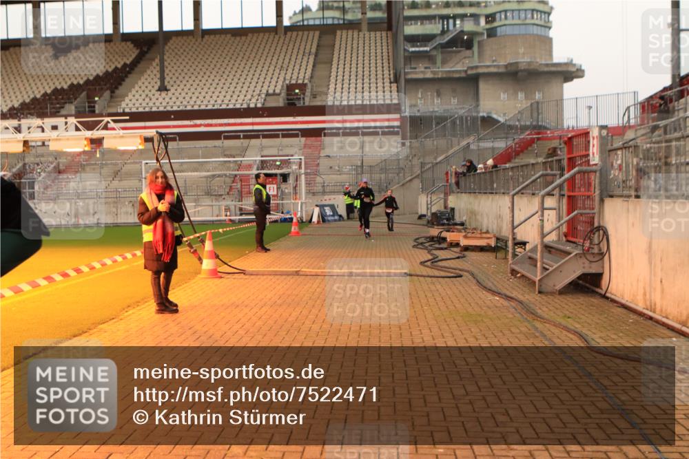 08.12.2024 - St. Pauli X-Mass-Run No. 14 Kathrin Stürmer Photography http://msf.ph/oto/7522471 08.12.2024 09:57:57 Ziel 510, 1532, 1789, 2934, 2943, 2944, 3092, 3171 meine-sportfotos.de